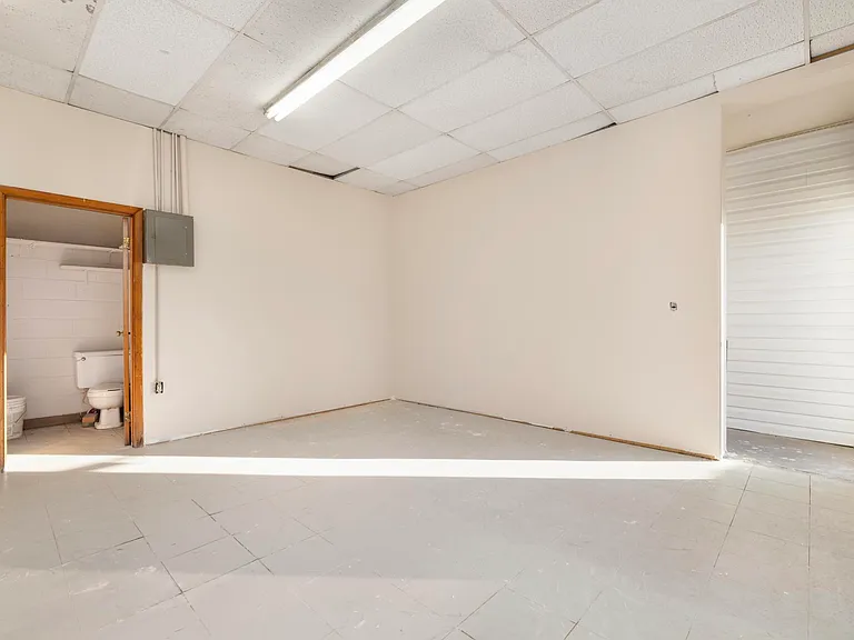2908 Bloomingdale Rd #4 — Photo 4