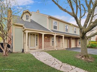 1305 Queensgreen Cir #1202, Naperville, IL 60563