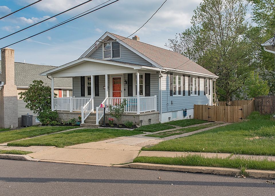 2nd image of 216 Duffield St