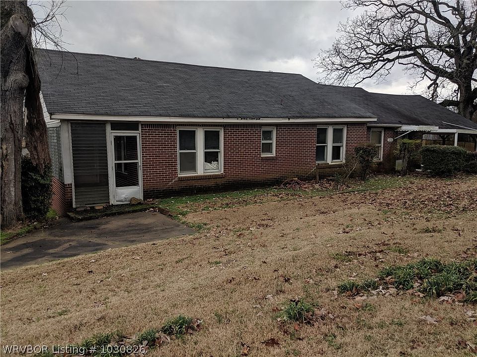 2nd image of 3218 Country Club Ave
