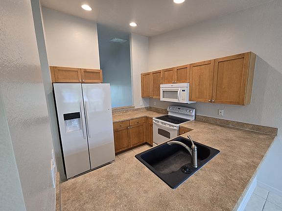 3rd image of 518 SE 5th Pl