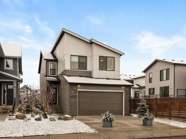 103 E Silver Spruce Grv, Calgary, AB T2X 5M1