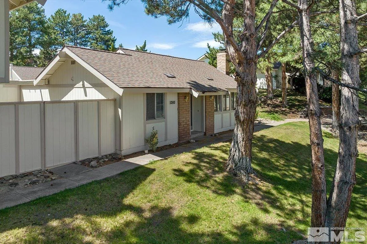 1245 Laredo Ct photo 1