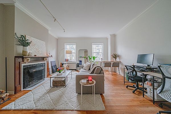 1st image of 326 W 20th St APT 2
