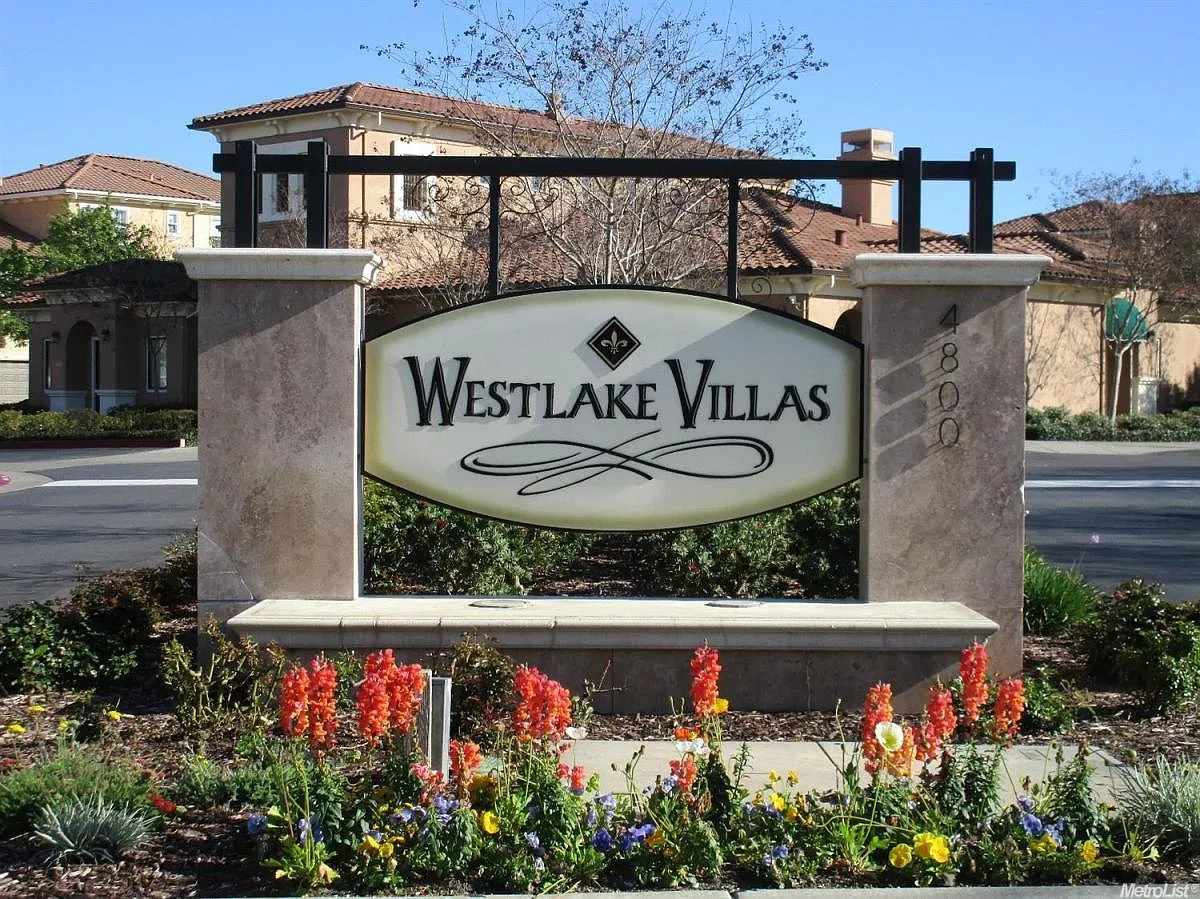 1 bed, 846 sqft, $1,975 — Photo 1