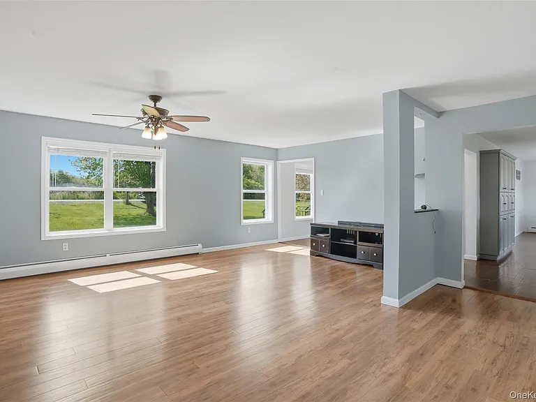 34 Rombout Rd — Photo 8