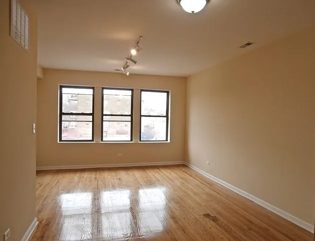 3119 W Lawrence Ave #3 — Photo 3