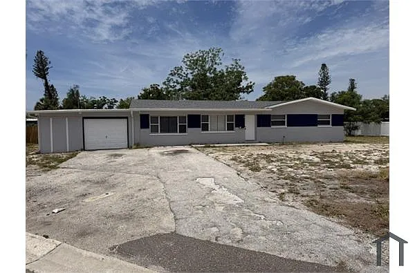 Building Photo - 4301 Tuna Dr SE
