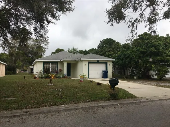 917 Winter Garden Dr, Sarasota, FL 34243