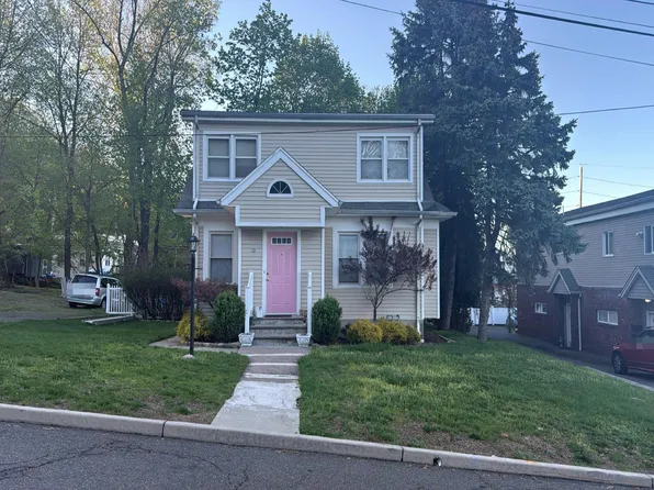 12 Evergreen Ave, North Haledon, NJ 07508