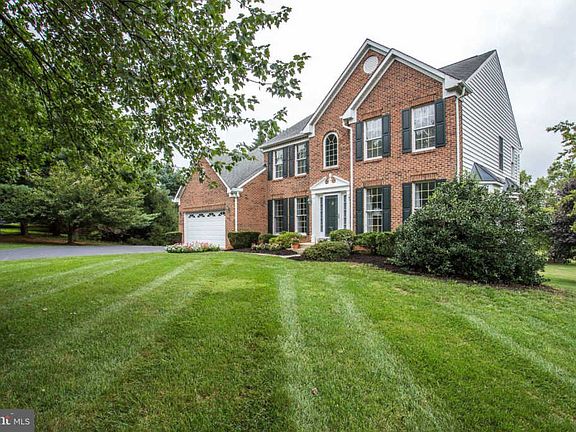 5th image of 20221 Sweet Meadow Ln