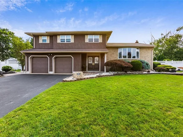 3 Cheyenne Dr, Parlin, NJ 08859