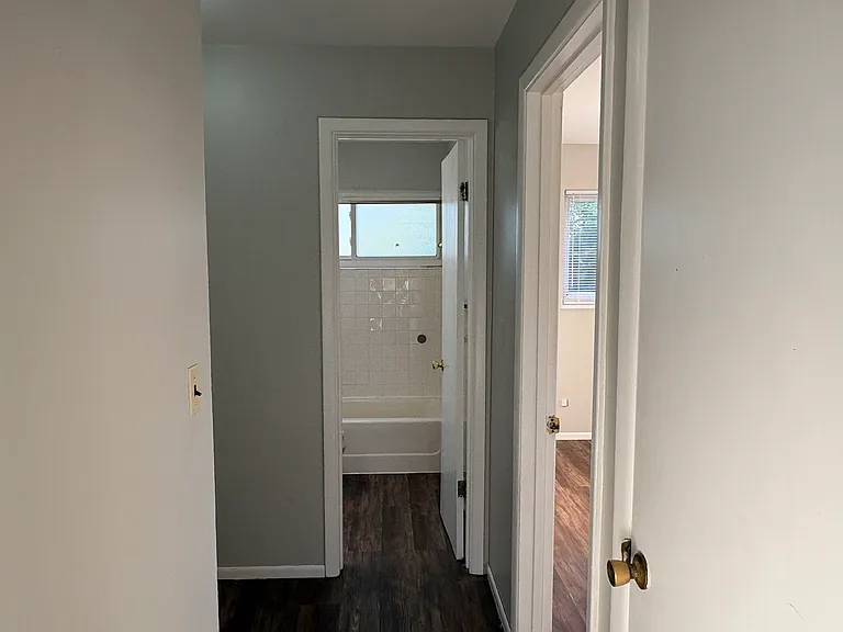 1043 Spinning Rd #1 — Photo 9