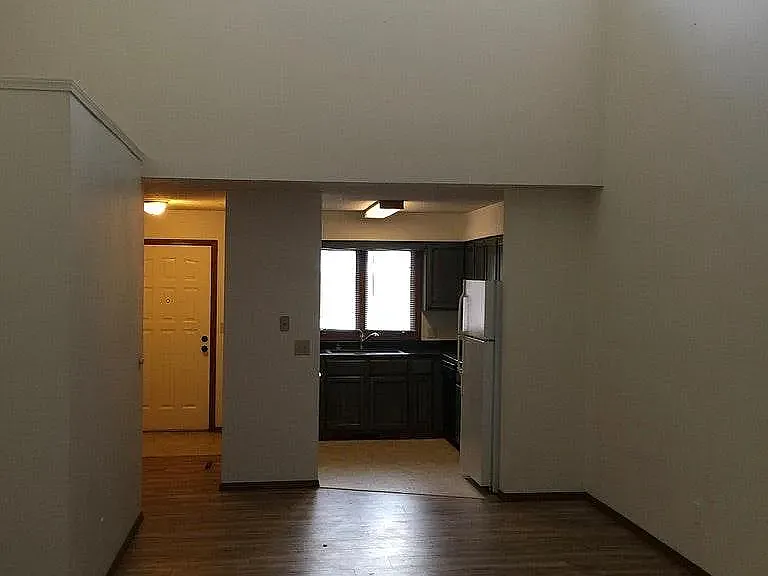 403 E Redwood St — Photo 6