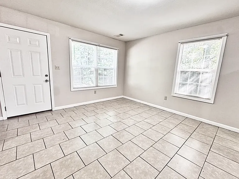616 Creath Ave — Photo 7