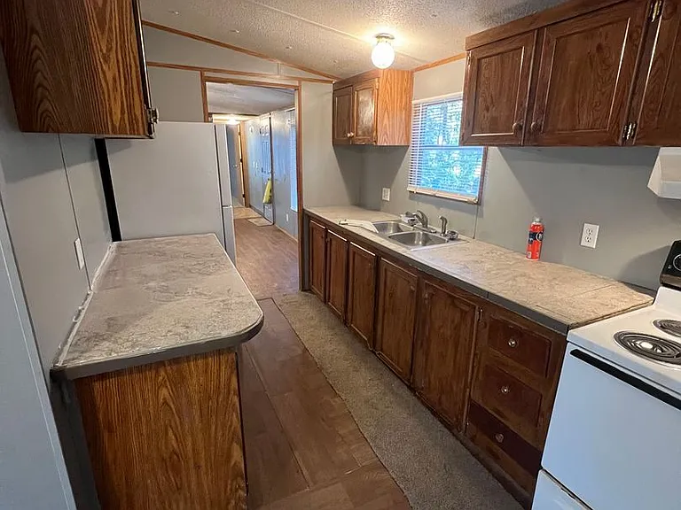 103 Thompson Rd — Photo 6