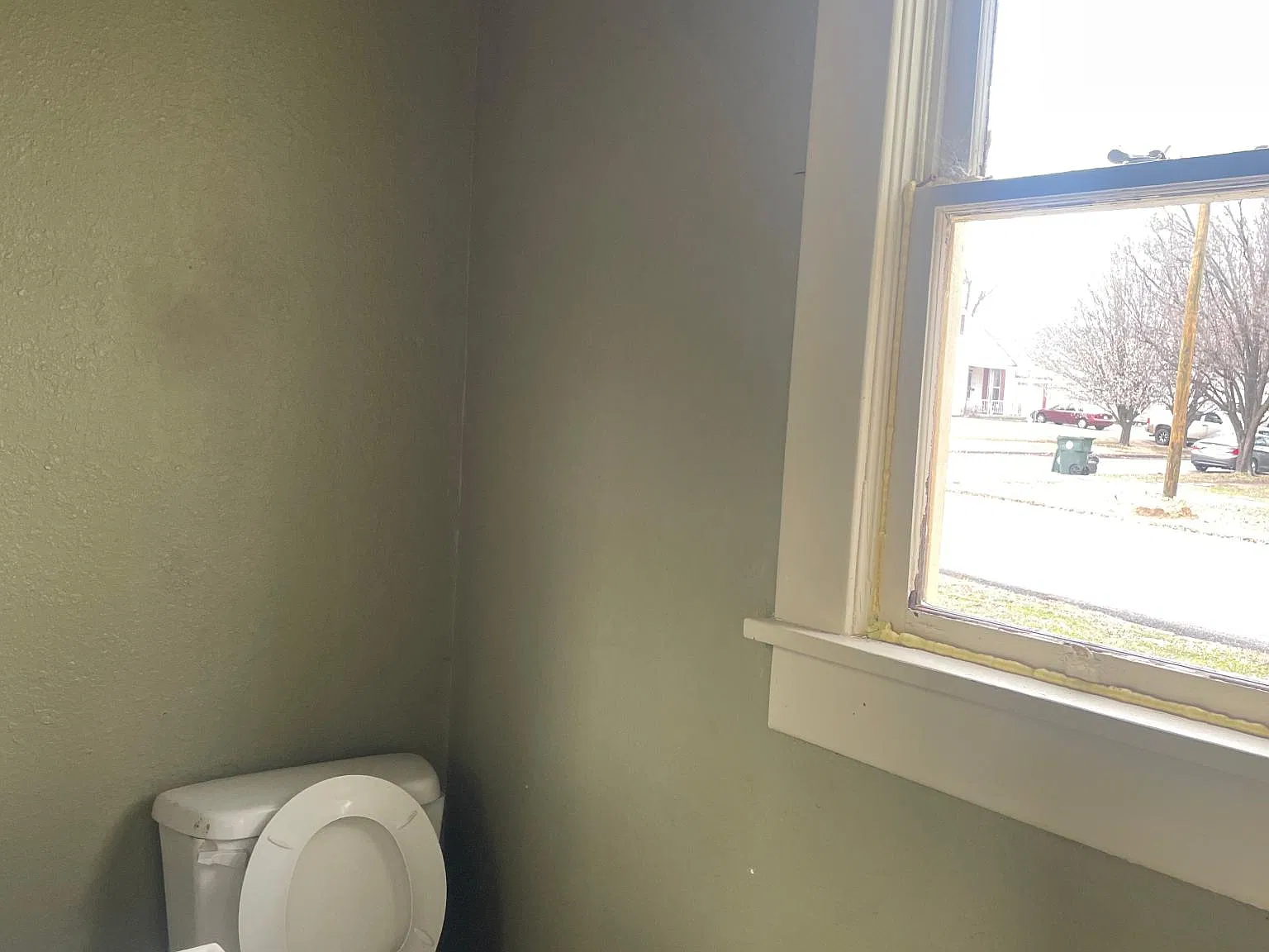 3 bed, 1.5 bath, $900 — Photo 3