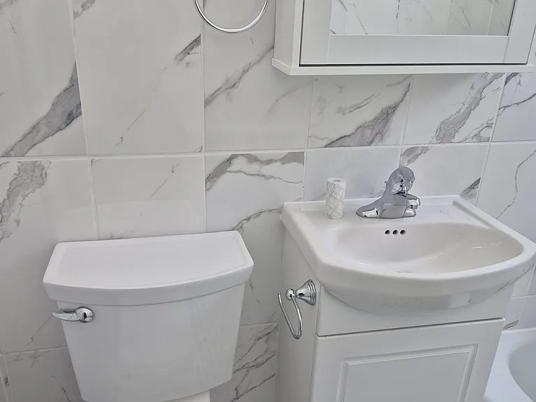 649 Rideau St #5 — Photo 16