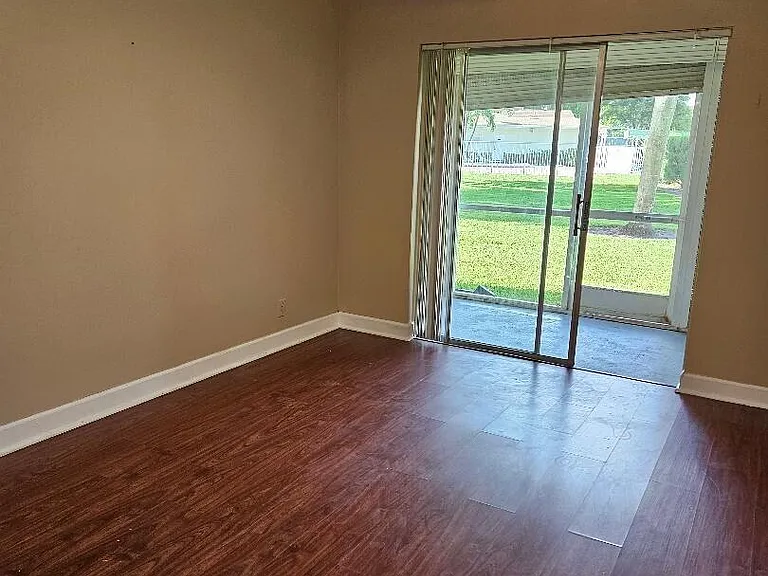 300 Village Green Cir #114 — Photo 7
