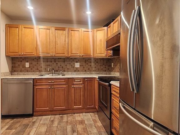 2nd image of 80 Stanton St APT 36