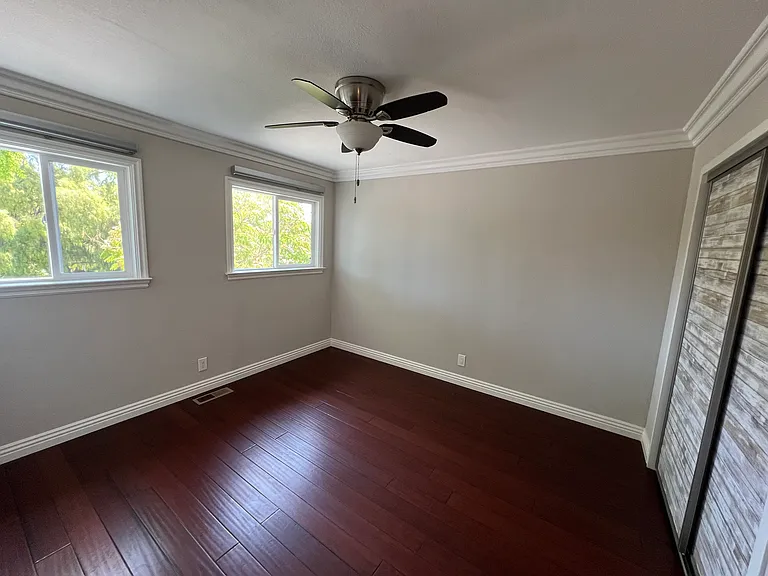 1294 Crowley Ave — Photo 15
