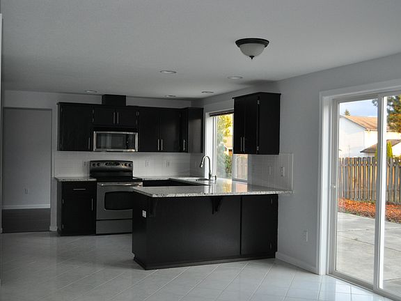 5th image of 16417 NE 73rd St