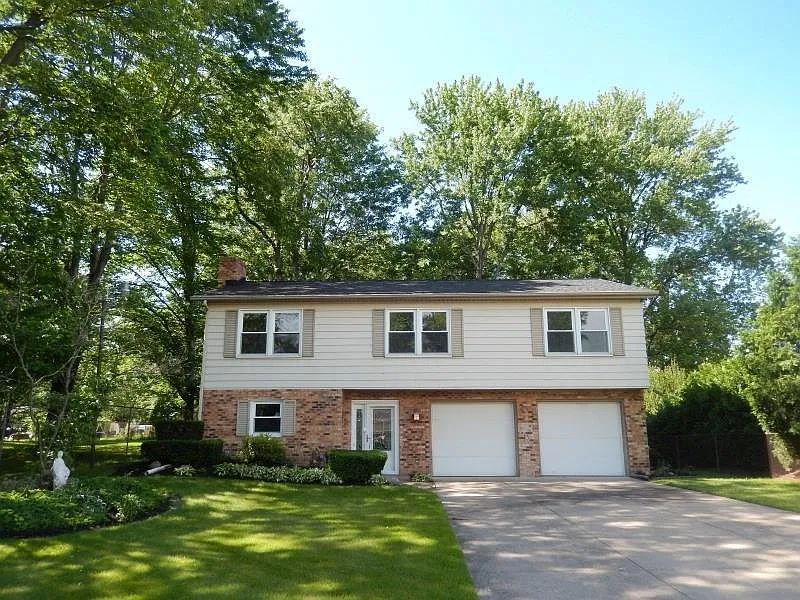 4450 Lorna Ln photo 1