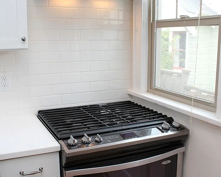 Gorgeous Remodeled Belmont 1 Bedroom with Garage! — Photo 1