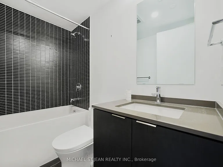 1 Jarvis St #726 — Photo 30