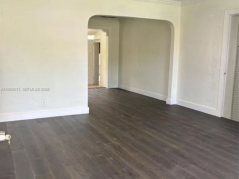 1422 Wiley St — Photo 2