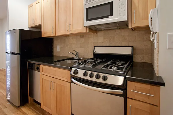 Rented by J. Lemle Real Estate | media 56