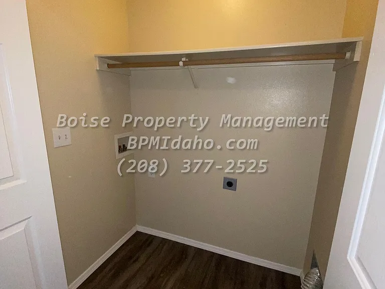 120 Ogden Ave — Photo 9