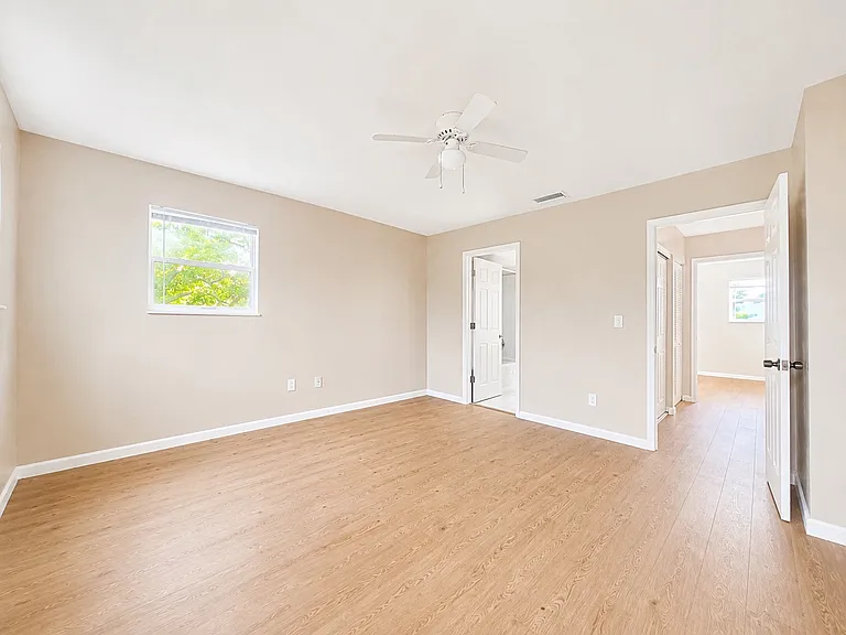 1713 Azalea Ct #C — Photo 9