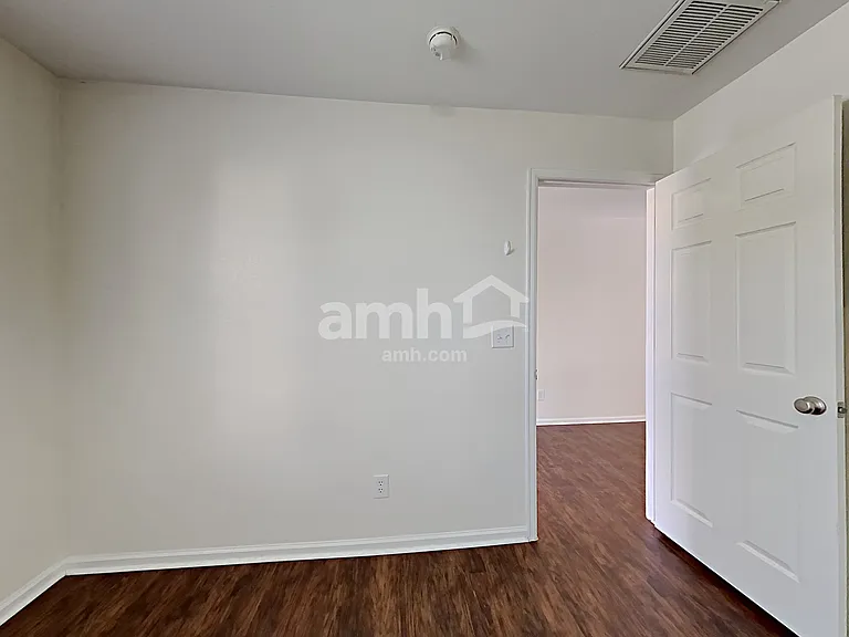 251 Lonewolf Dr — Photo 15