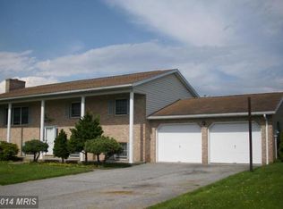 404 Elrock Dr, Chambersburg, PA 17201