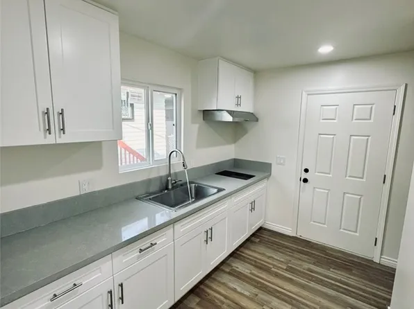 240 54th 1/2 Lks, Los Angeles, CA 90037