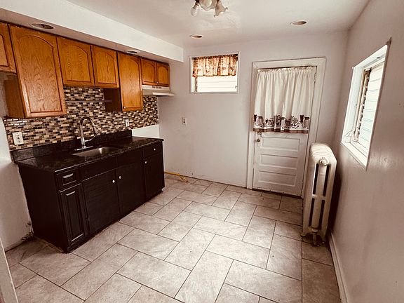5th image of 3136 Aramingo Ave