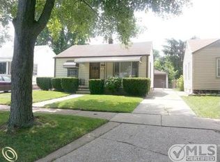 12148 Pearl St, Southgate, MI 48195