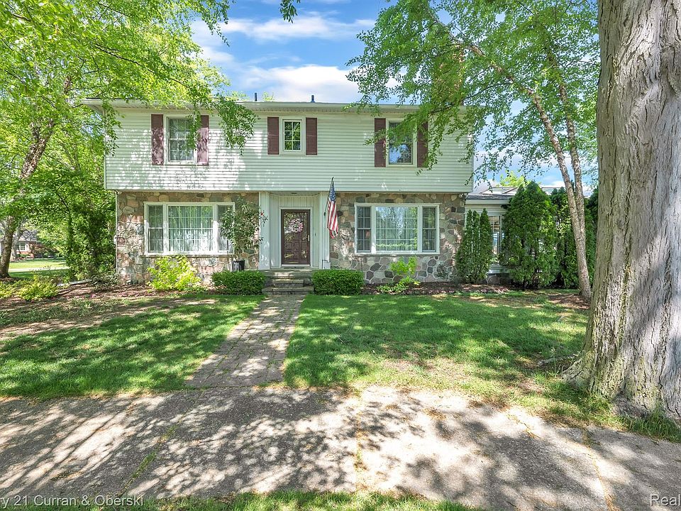 1st image of 1531 Golfview Dr