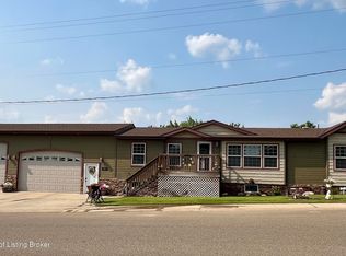 184 5th St SW, Dickinson, ND 58601