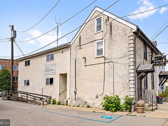 2nd image of 7026 Ridge Ave