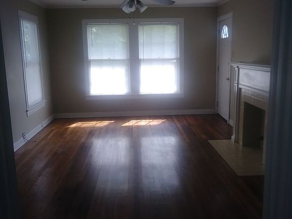 2nd image of 2861 Austin St #A