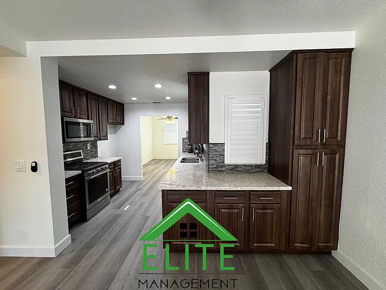 7209 Sutherland Way — Photo 3