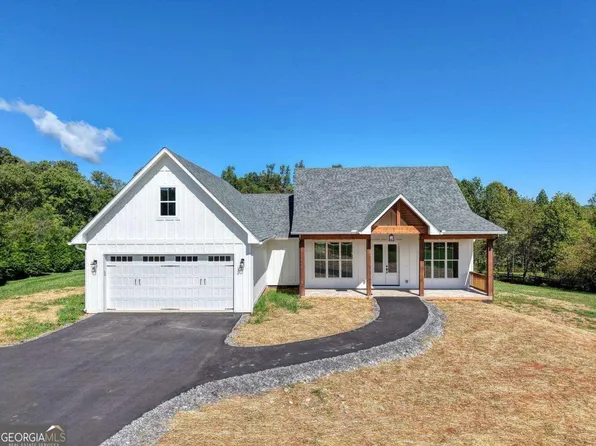 124 Meadow Brooke Ln, Young Harris, GA 30582
