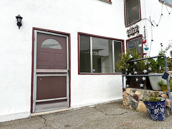 2nd image of 4207 1/2 Cumberland Ave