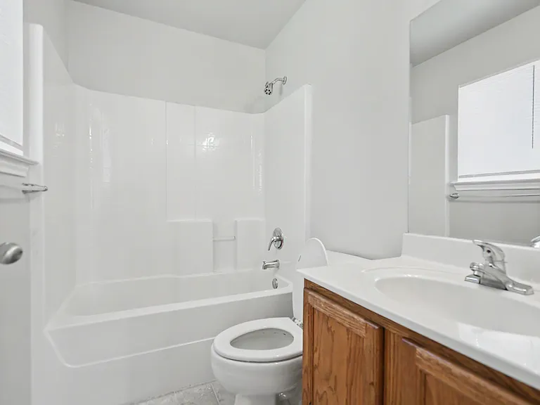 607 E Un — Photo 10