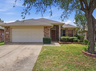 1007 Grimes Dr, Forney, TX 75126
