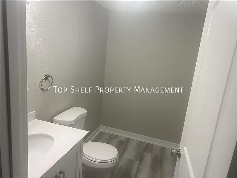 1322 Williams St — Photo 10