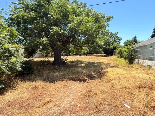 5227 W Mission Ave, Fresno, CA 93722