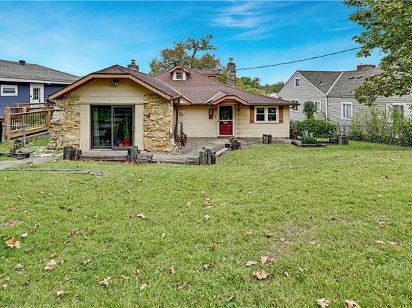33 T St, Lees Summit, MO 64086